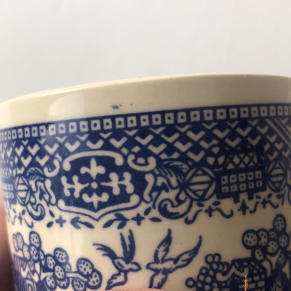 Vintage Pair Of Blue Willow Nesting Coffee Tea Mugs USA - Picture 8 of 16